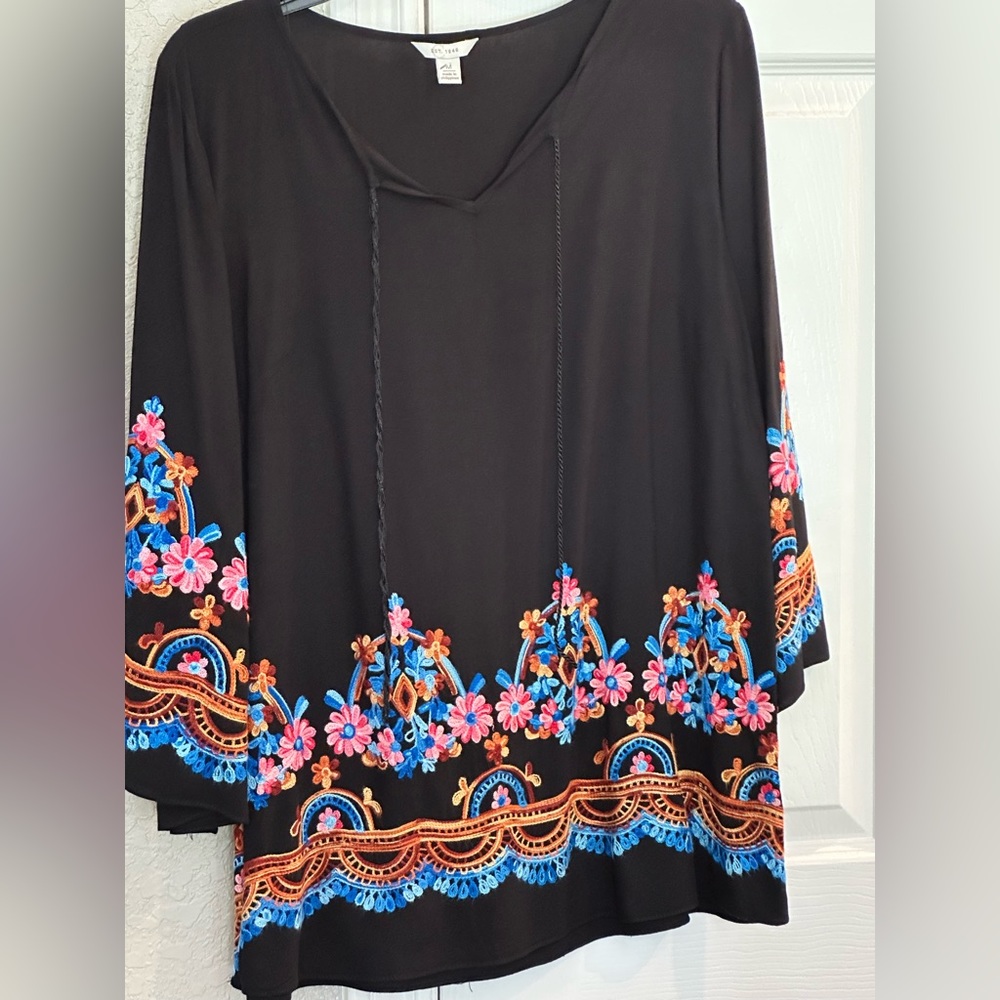 Ladies blouse size medium
